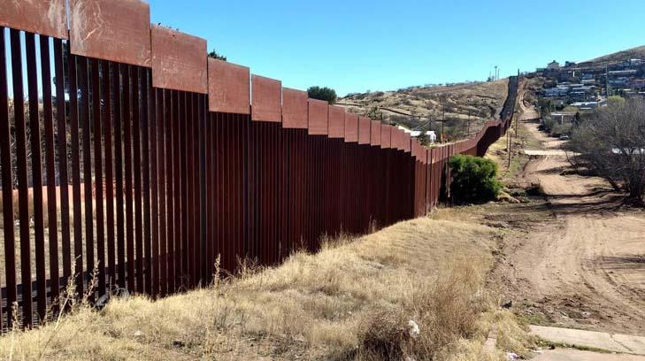 Muro de Trump mediría más de 9 metros de alto
