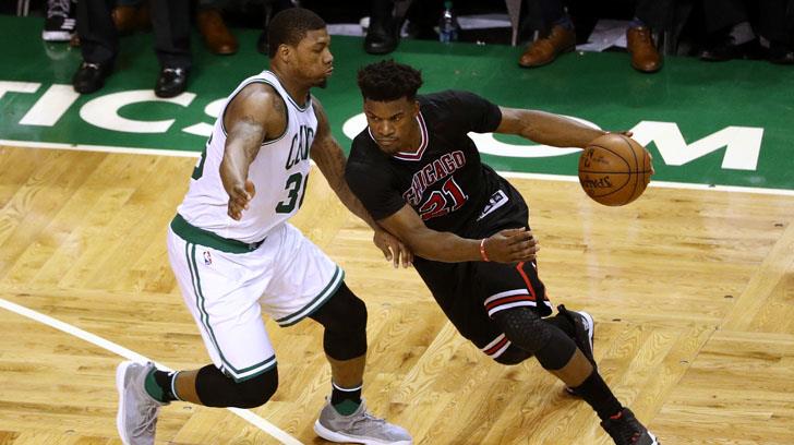 Bulls embiste 106-102 a Celtics en inicio de playoffs NBA