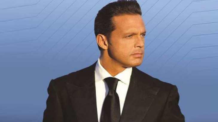 Luis Miguel con nuevo look y muy accesible con sus fans