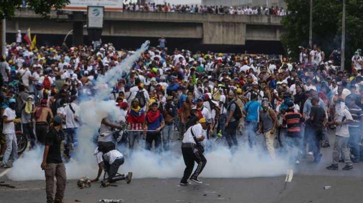 Suman 32 muertos durante tres semanas de protestas en Venezuela