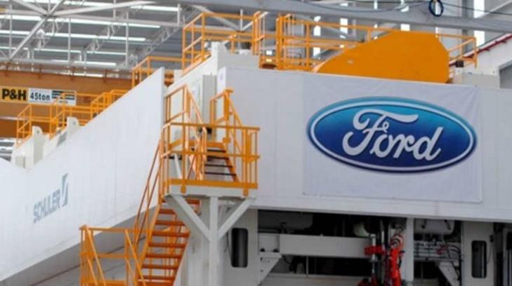 Ford planea recortar a mil 400 de sus empleados