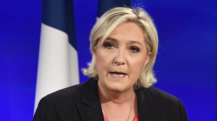 Tras la dura derrota, el partido de Le Pen cambiará de nombre