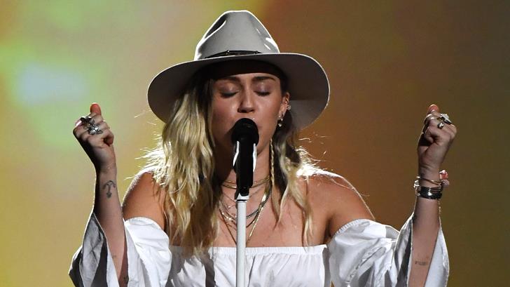 Miley Cyrus presenta su nueva canción en los Billboard