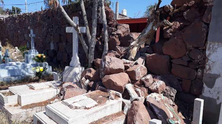 Panteones de Guaymas sepultados en el abandono
