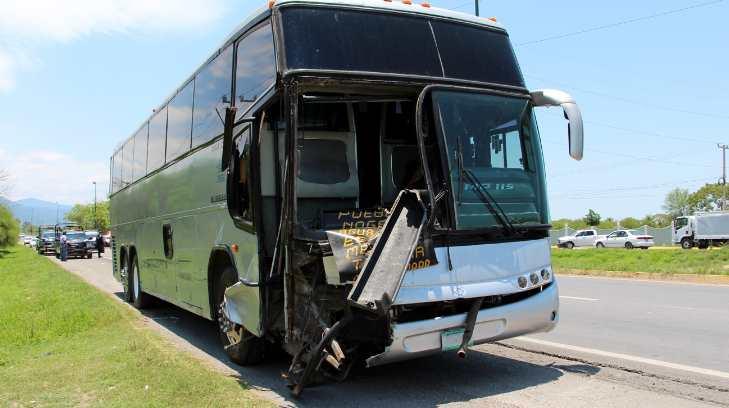 Autobús con reos choca contra una patrulla que los custodiaba en Ciudad Victoria