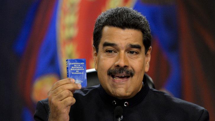 Maduro activa defensa aérea tras ataque de helicóptero