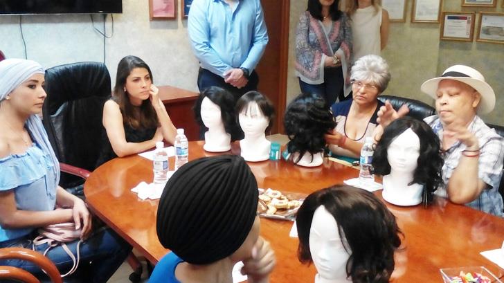 Sylvana Beltrones entrega pelucas oncológicas a mujeres con cáncer