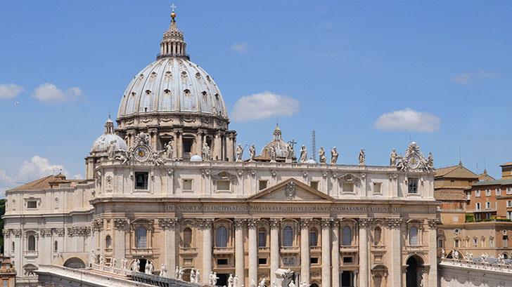 Analiza Vaticano excomulgar a corruptos y mafiosos