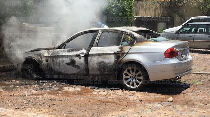 Consume incendio vehículo BMW en Hermosillo; propietario está de vacaciones