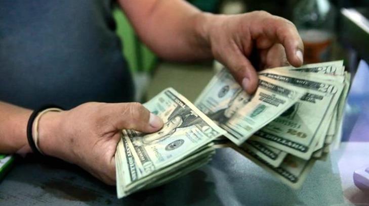 El dólar pierde 5 centavos y se vende en 18.05 pesos en ventanillas bancarias