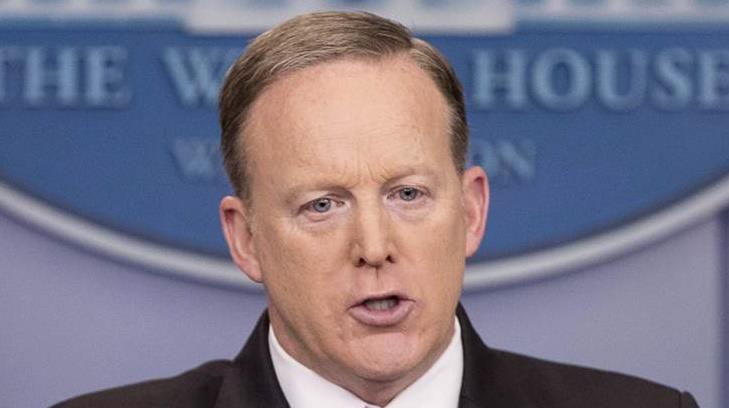 Sean Spicer, Secretario de Prensa de la Casa Blanca, le tira la toalla a Donald Trump