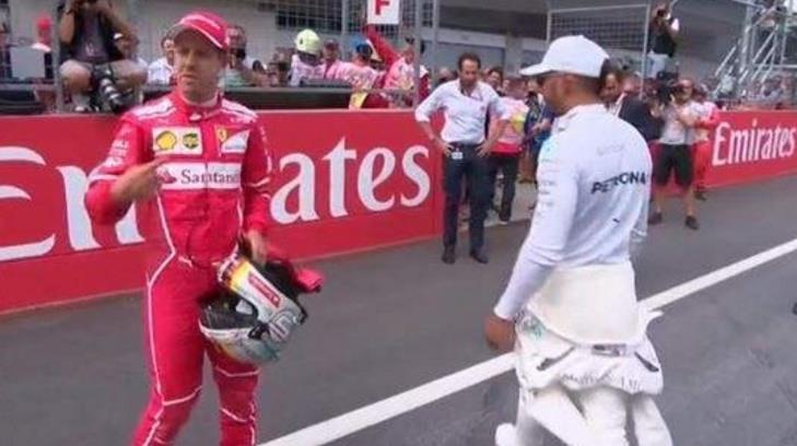 Hamilton deja con la mano tendida a Vettel