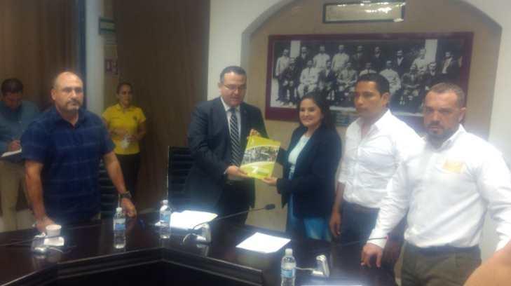 Raúl Ramírez entrega informe ante el Congreso de Sonora