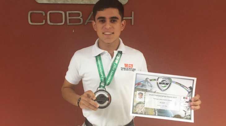 Estudiantes del Cobach Nuevo Hermosillo ganan medallas de bronce y plata en Kickboxing