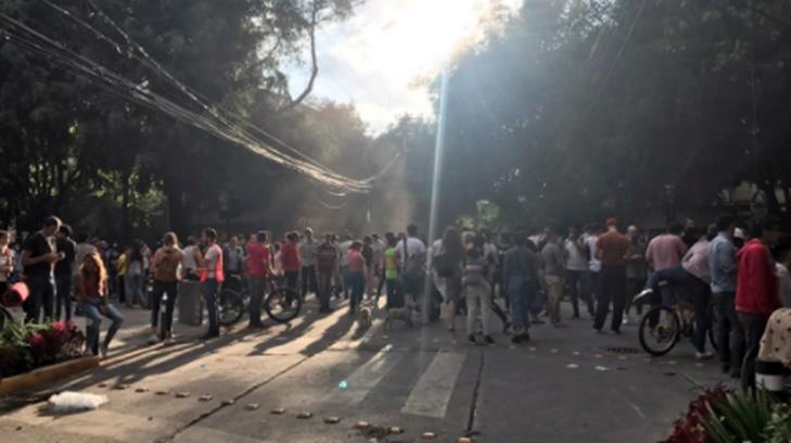 Rescatan a 22 en edificio colapsado en Hipódromo Condesa