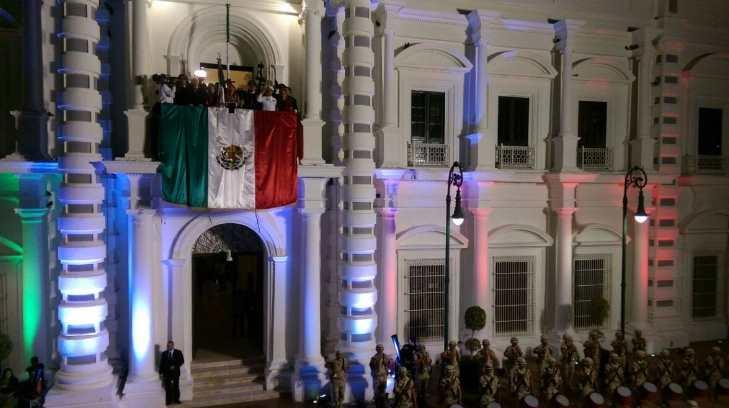 Hermosillenses celebran el Grito de Independencia
