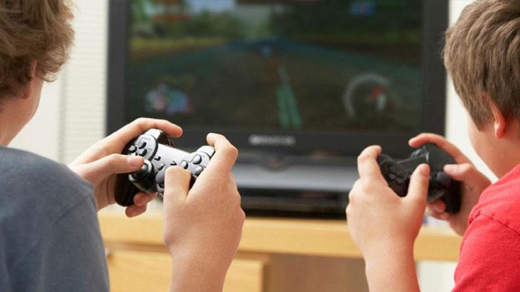 Videojuegos mejoran habilidades cognitivas en niños, destaca experto