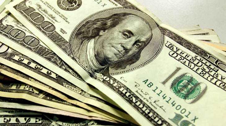 Dólar inicia semana a la venta en 19.37 pesos en bancos
