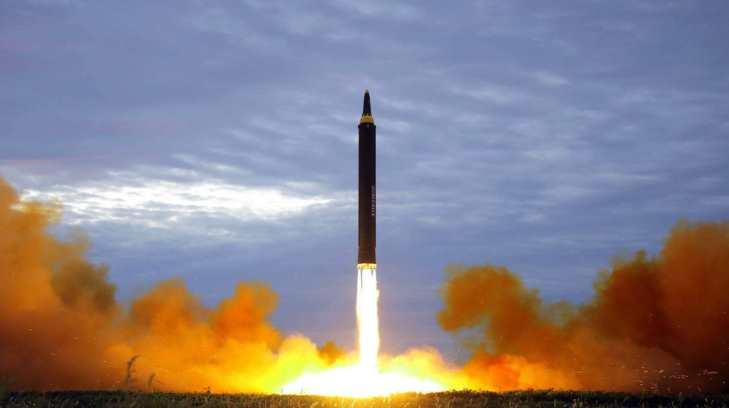 Japón y EU trabajarán para frenar desarrollo nuclear de Corea del Norte