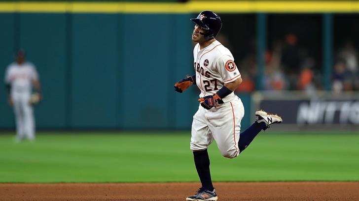 Altuve batea tres jonrones en triunfo de Astros contra Boston