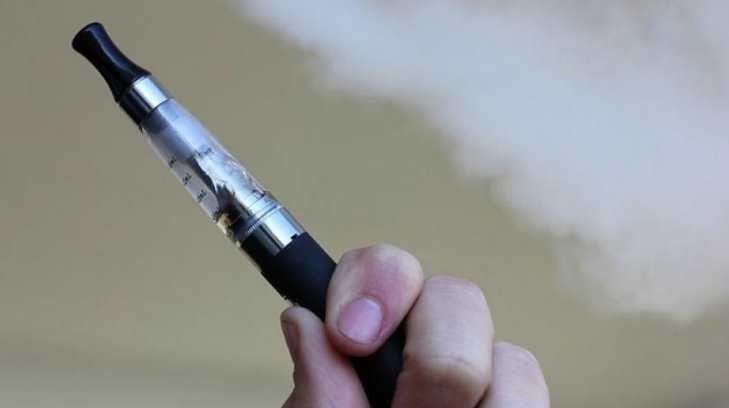 Advierten peligros del cigarro electrónico