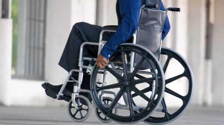Personas con discapacidad sufren complicaciones para transitar en Hermosillo