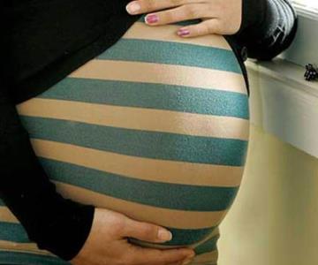 Cachan a mujer que fingió estar embarazada en Guaymas para recibir vacuna