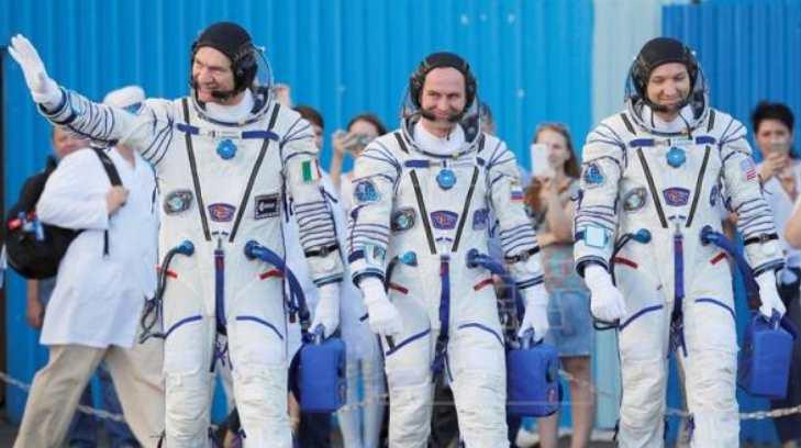Astronautas regresan a la Tierra después de 139 días en el espacio