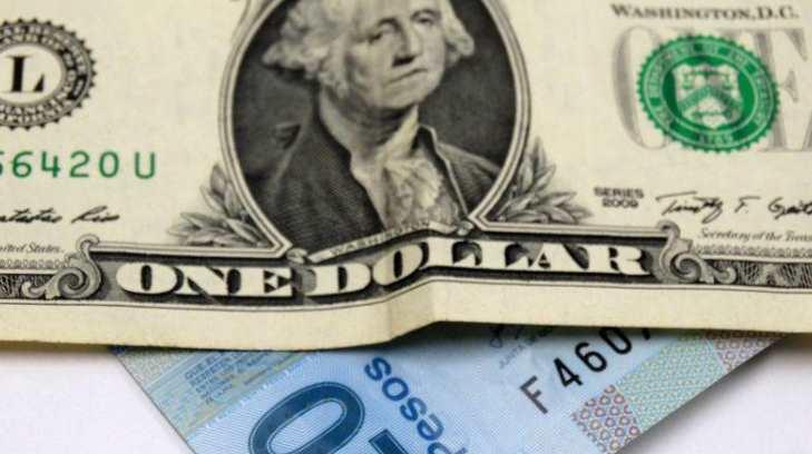 Dólar llega a 19.35 pesos en venta en bancos