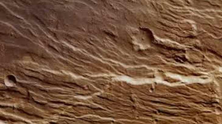 La NASA publica imágenes de fallas geológicas en Marte