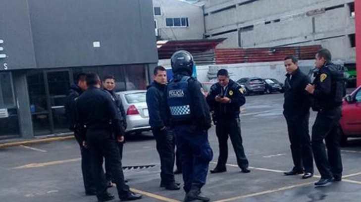 Hombres armados roban bóveda de banco en Ciudad de México