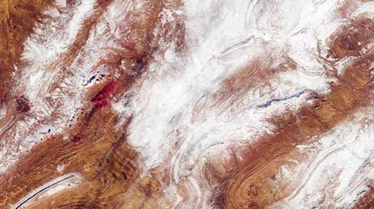 Nevada en el desierto del Sáhara fue captada desde el espacio