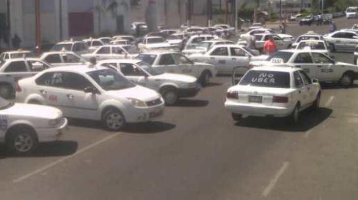 Taxistas de Hermosillo desaprueban servicios que operan sin concesión