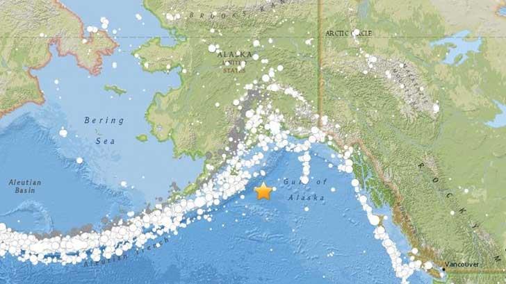 Levantan alerta de tsunami tras sismo de 7.9 grados en Alaska