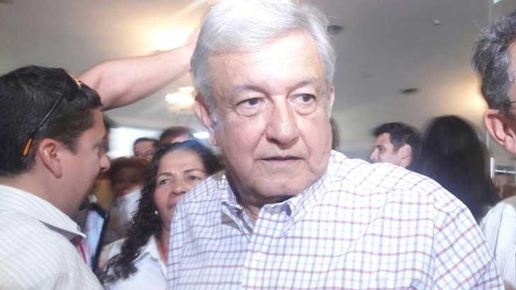 López Obrador sostiene reunión con militantes de Morena en Sonora