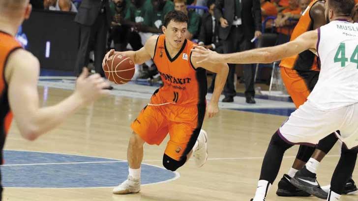 Paco Cruz y Fuenlabrada ganan ante Unicaja en baloncesto español