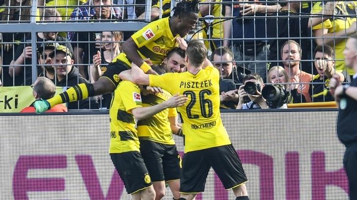 Borussia Dortmund derrota 3-0 a Stuttgart en Bundesliga