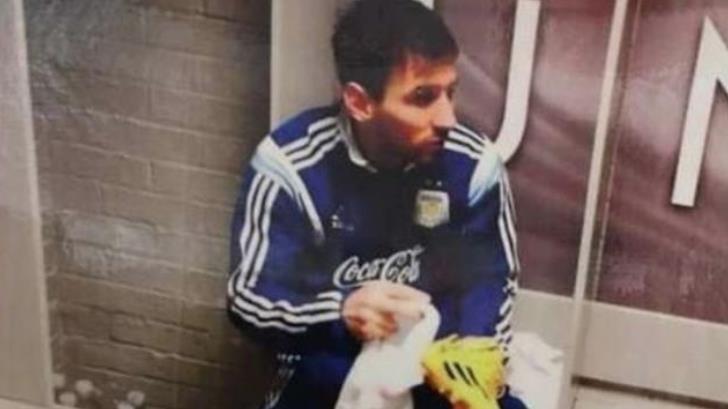 Foto de Lionel Messi, inspiración en el vestidor del ManU