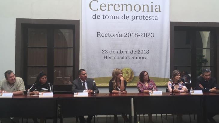 Juan Poom Mediana toma protesta como nuevo rector del Colson