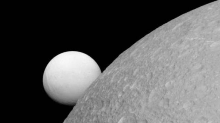 La NASA muestra imágenes de la luna de Saturno