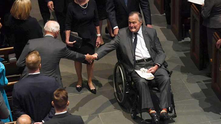 Hospitalizan a expresidente George H.W. Bush por baja presión y fatiga