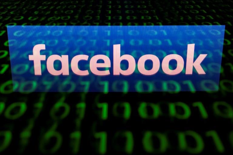 Facebook congela 200 aplicaciones por posible abuso de datos
