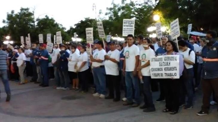 Empleados del Ayuntamiento realizan marcha de silencio