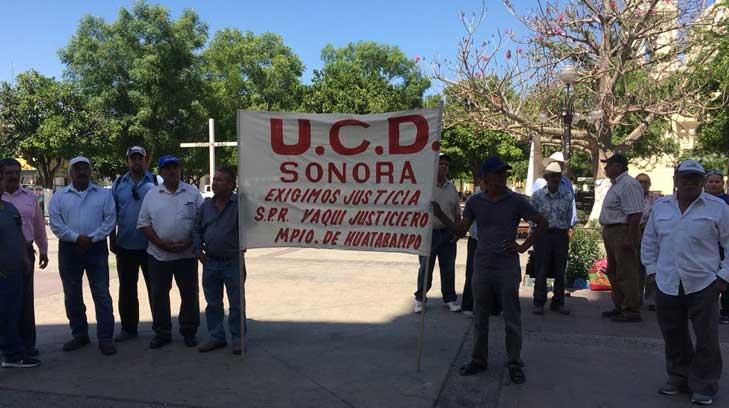 Integrantes de la Unión Campesina se manifiestan en el Palacio