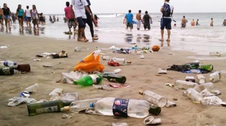 A pesar de la pandemia, llenan la playa Huatabampito de basura