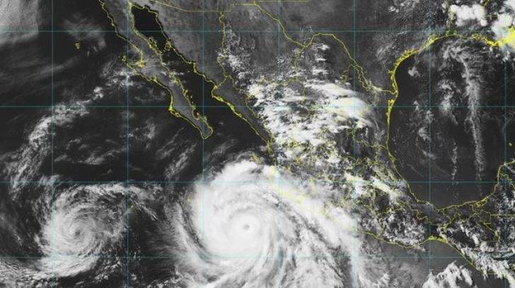 Bud sigue su trayectoria a Baja California Sur como tormenta tropical