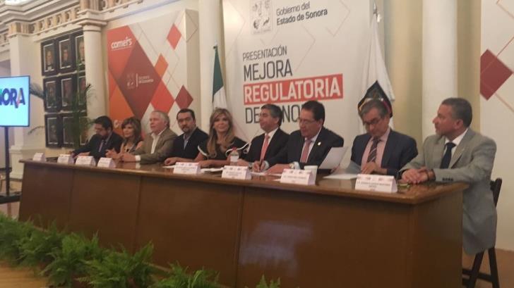 GALERÍA | Claudia Pavlovich firma estrategia en Mejora Regulatoria de Sonora