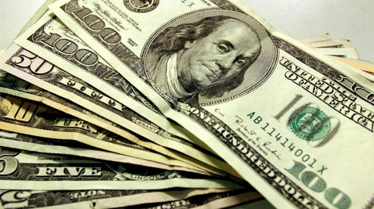 Dólar sube hasta 20.80 pesos a la venta en bancos