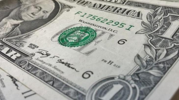 Dólar llega a los 21.06 pesos de venta en bancos