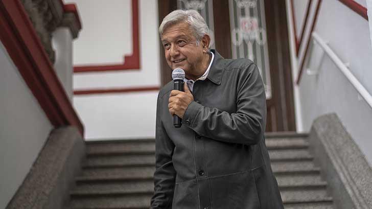 López Obrador reúne a su equipo económico y de comunicaciones